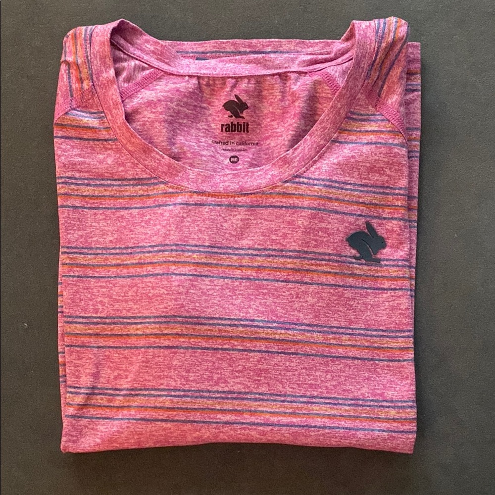 EUC Rabbit EZ Cropped Size Medium Running Shirt